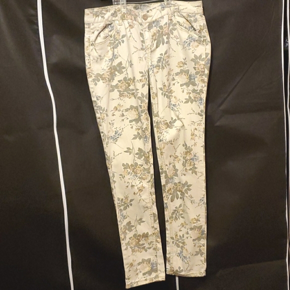 Almost Famous floral print denim - Picture 1 of 3